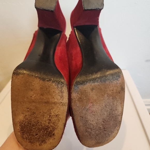 Vintage Margaret Jerrold scalloped red suede heels - Picture 6 of 6